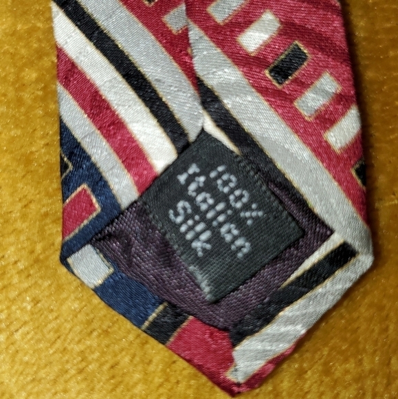 Red, White, Blue Patterned Tie New - Picture 5 of 5